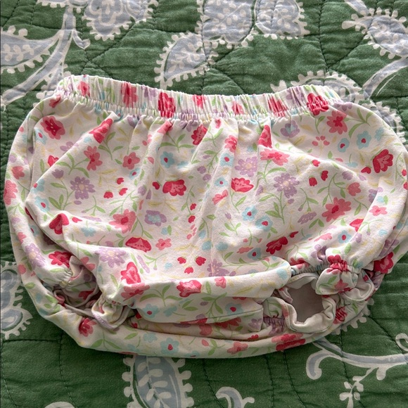 Stitchy Fish Floral Toddler Outfit with Ruffle Details - Picture 6 of 8